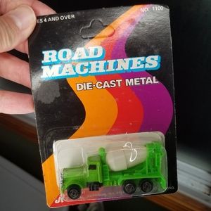 Vintage Road Machines Die Cast Cement Mixer Truck Green NEW on Card 1983 JRI